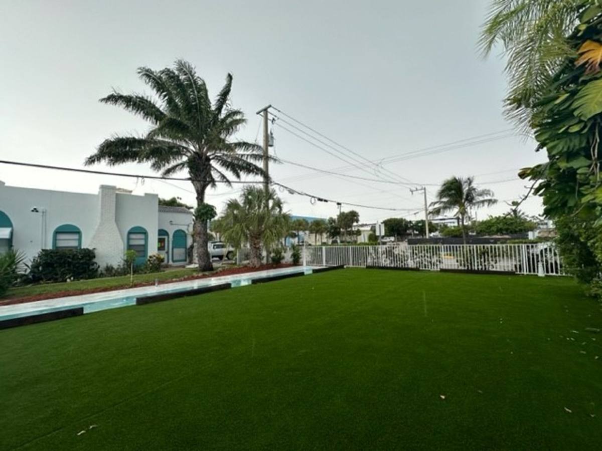 Apartment for rent at 4246 & 4300 Seagrape Dr, Fort Lauderdale, FL 33308