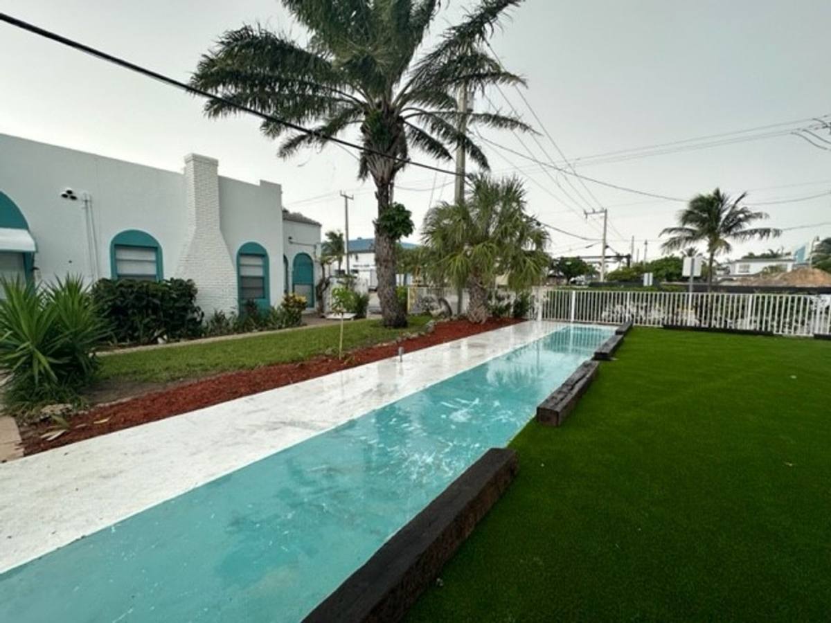 Apartment for rent at 4246 & 4300 Seagrape Dr, Fort Lauderdale, FL 33308