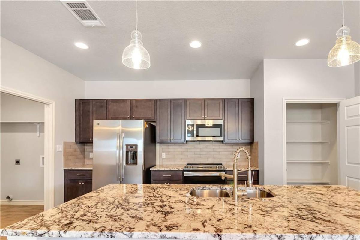 Townhouse for rent at 643 County Rd, Jarrell, TX 76537