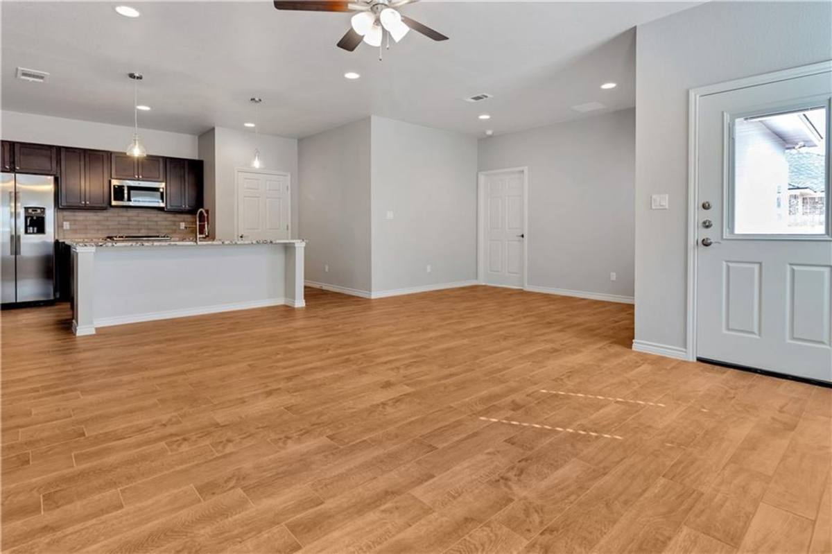 Townhouse for rent at 643 County Rd, Jarrell, TX 76537