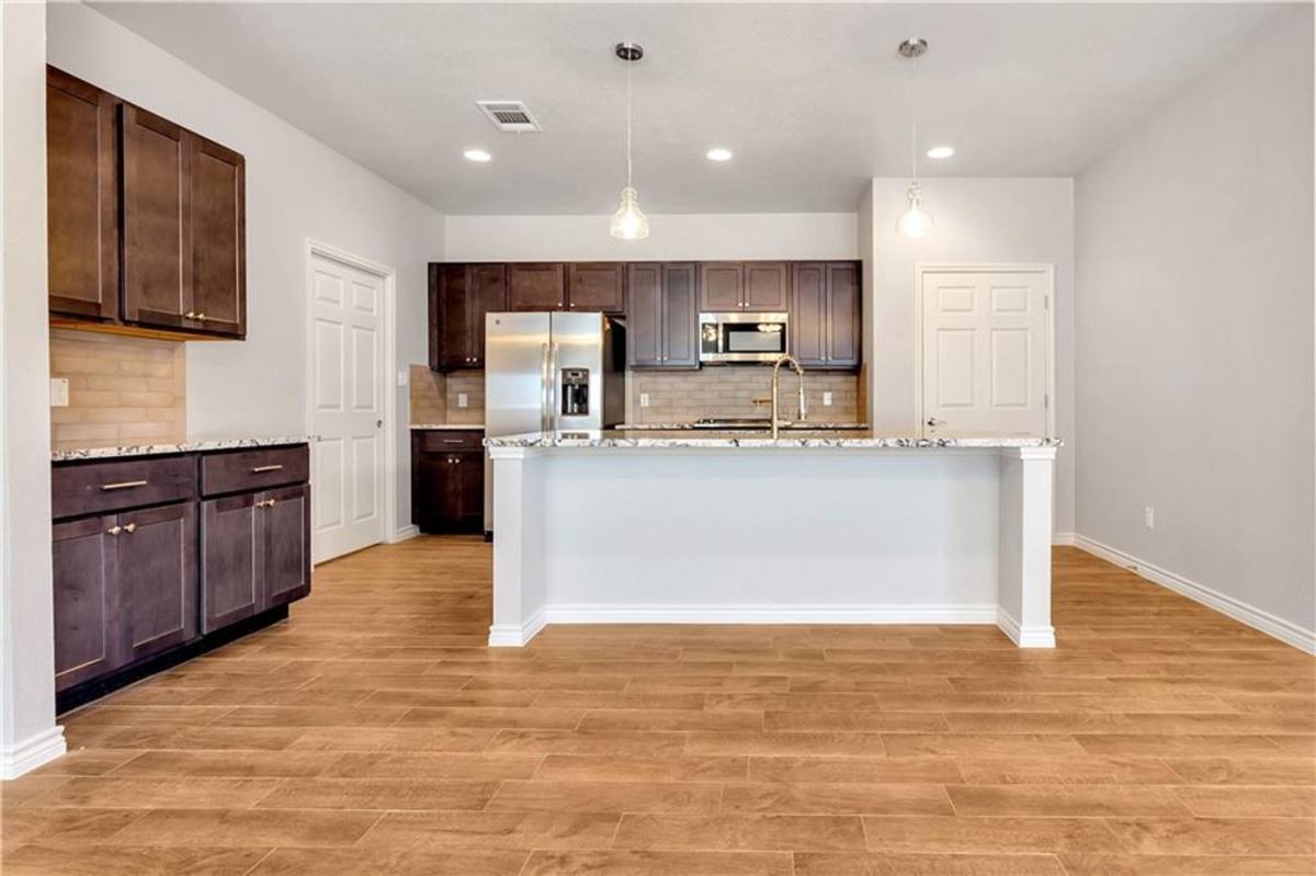 Townhouse for rent at 643 County Rd, Jarrell, TX 76537