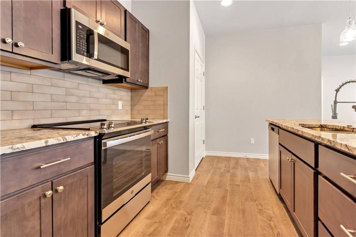 Townhouse for rent at 643 County Rd, Jarrell, TX 76537