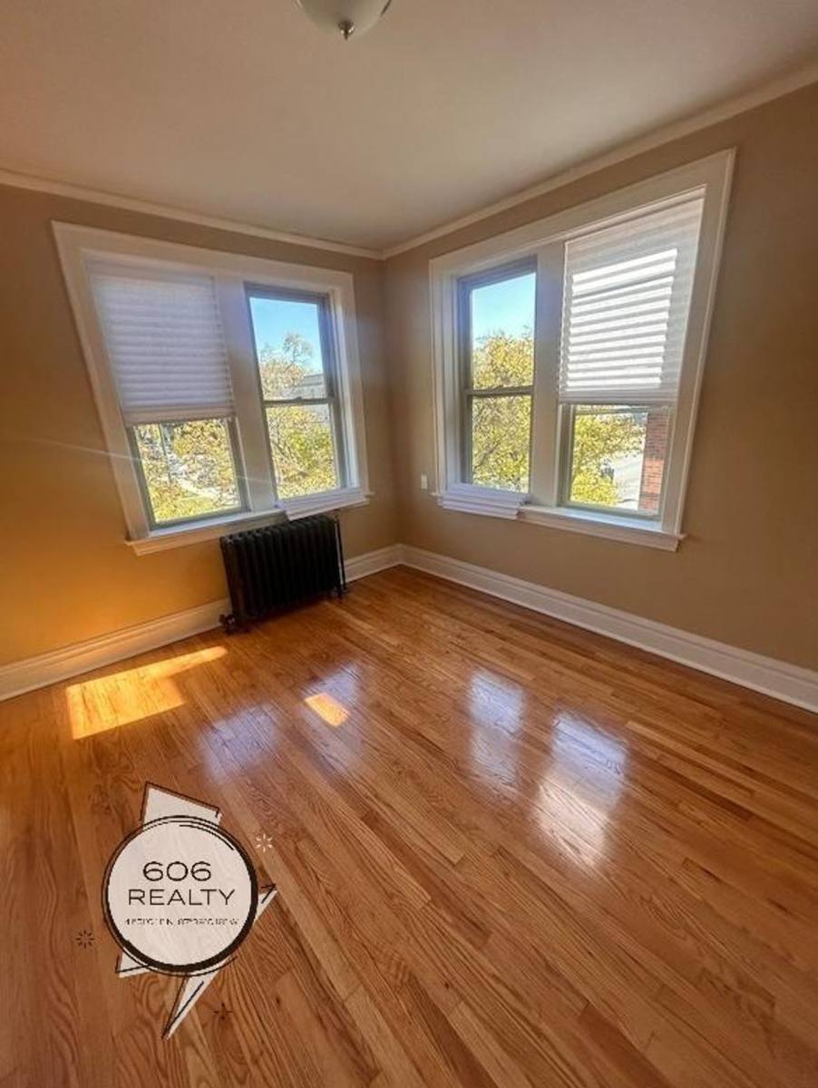 Apartment for rent at 3144 S Harlem Ave, Riverside, IL 60546