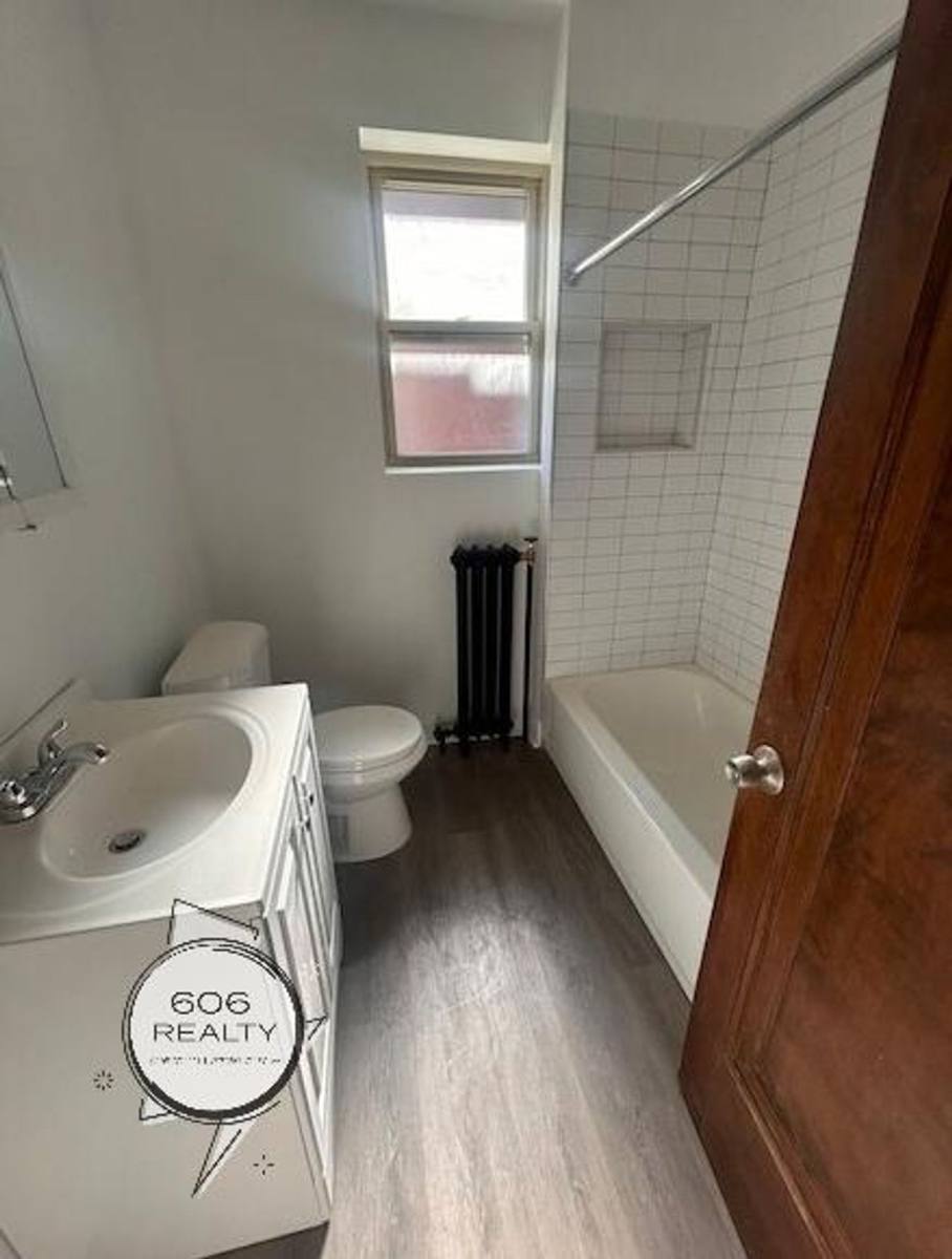 Apartment for rent at 3144 S Harlem Ave, Riverside, IL 60546