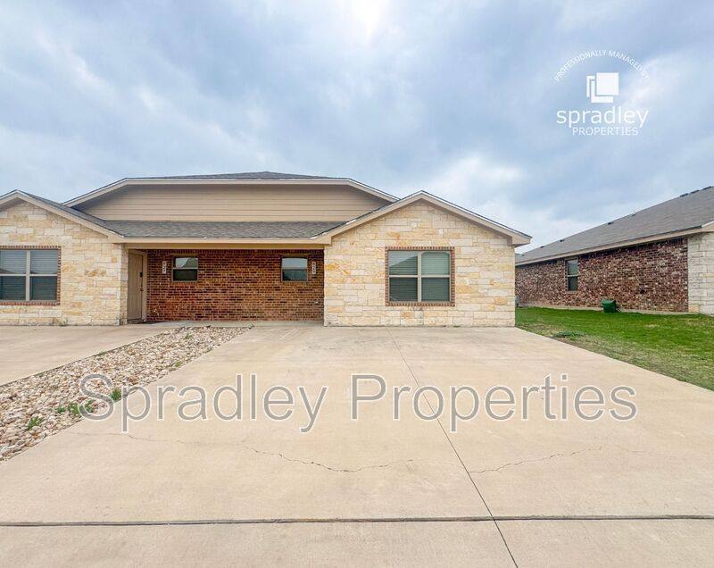 Apartment for rent at 829 Laila Lane, Belton, TX 76513