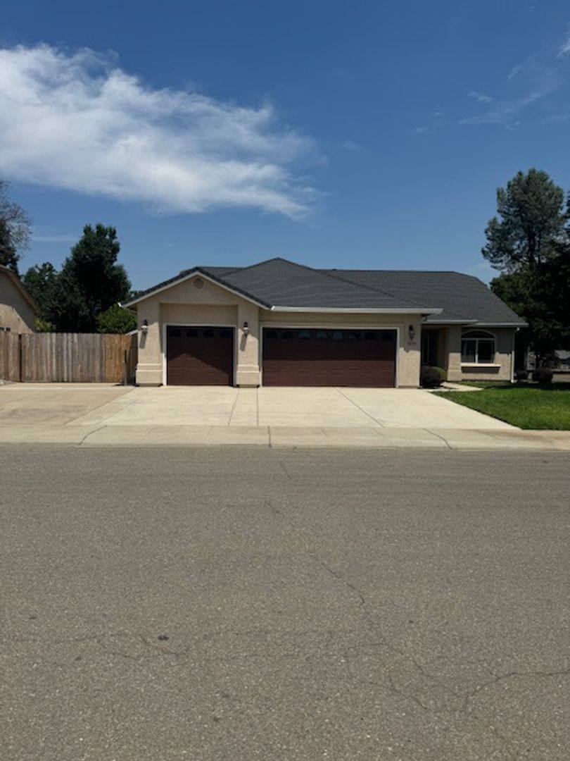 House for rent at 1390 Empress Lane, Redding, CA 96002