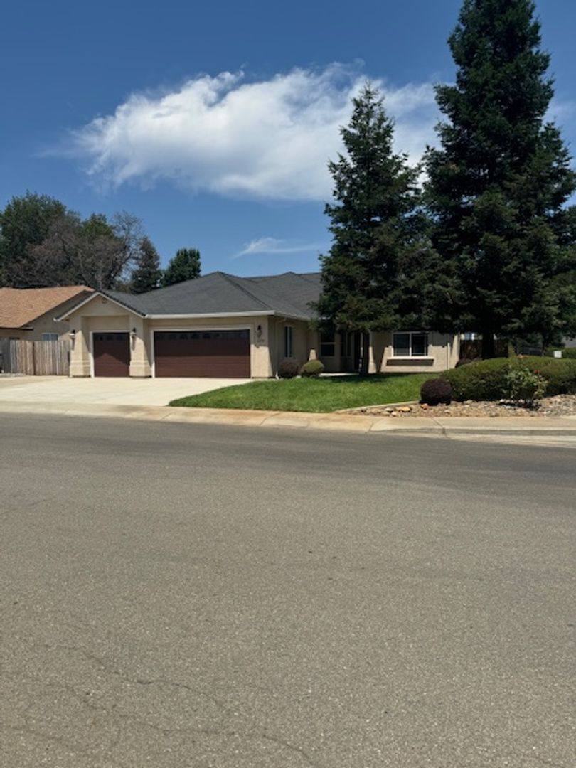 House for rent at 1390 Empress Lane, Redding, CA 96002