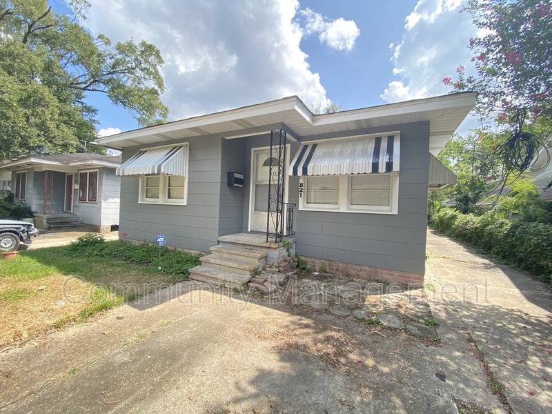 House for rent at 821 W Garfield St, Baton Rouge, LA 70802