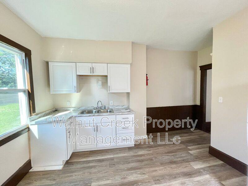 Apartment for rent at 1816 -1818 E 29th St, Lorain, OH 44055