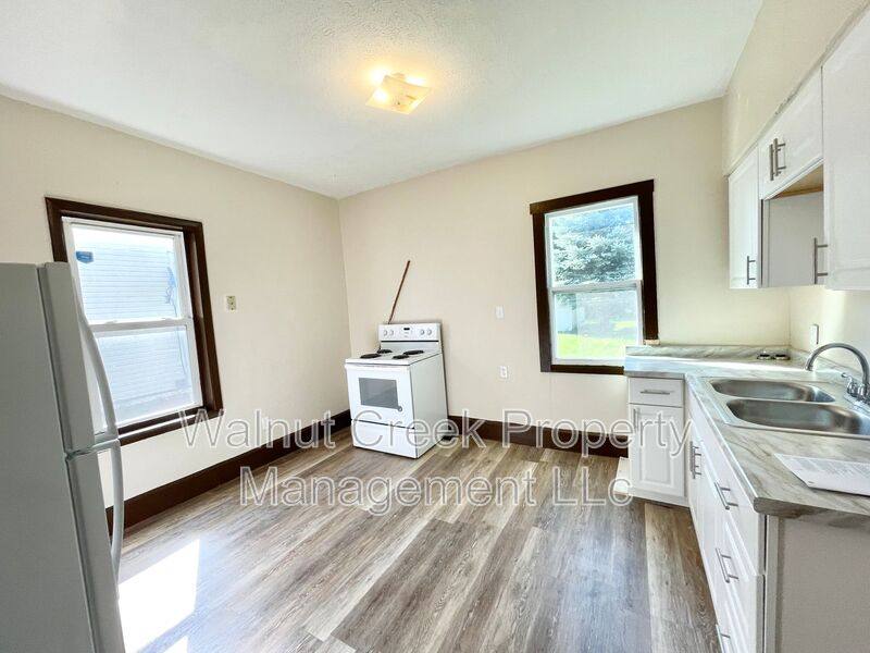 Apartment for rent at 1816 -1818 E 29th St, Lorain, OH 44055