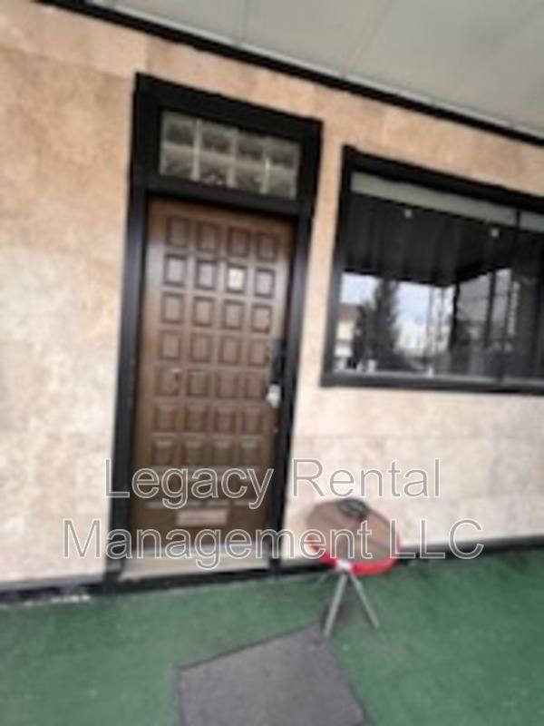 Apartment for rent at 4 Broad St #1B, Beaver Meadows, PA 18216