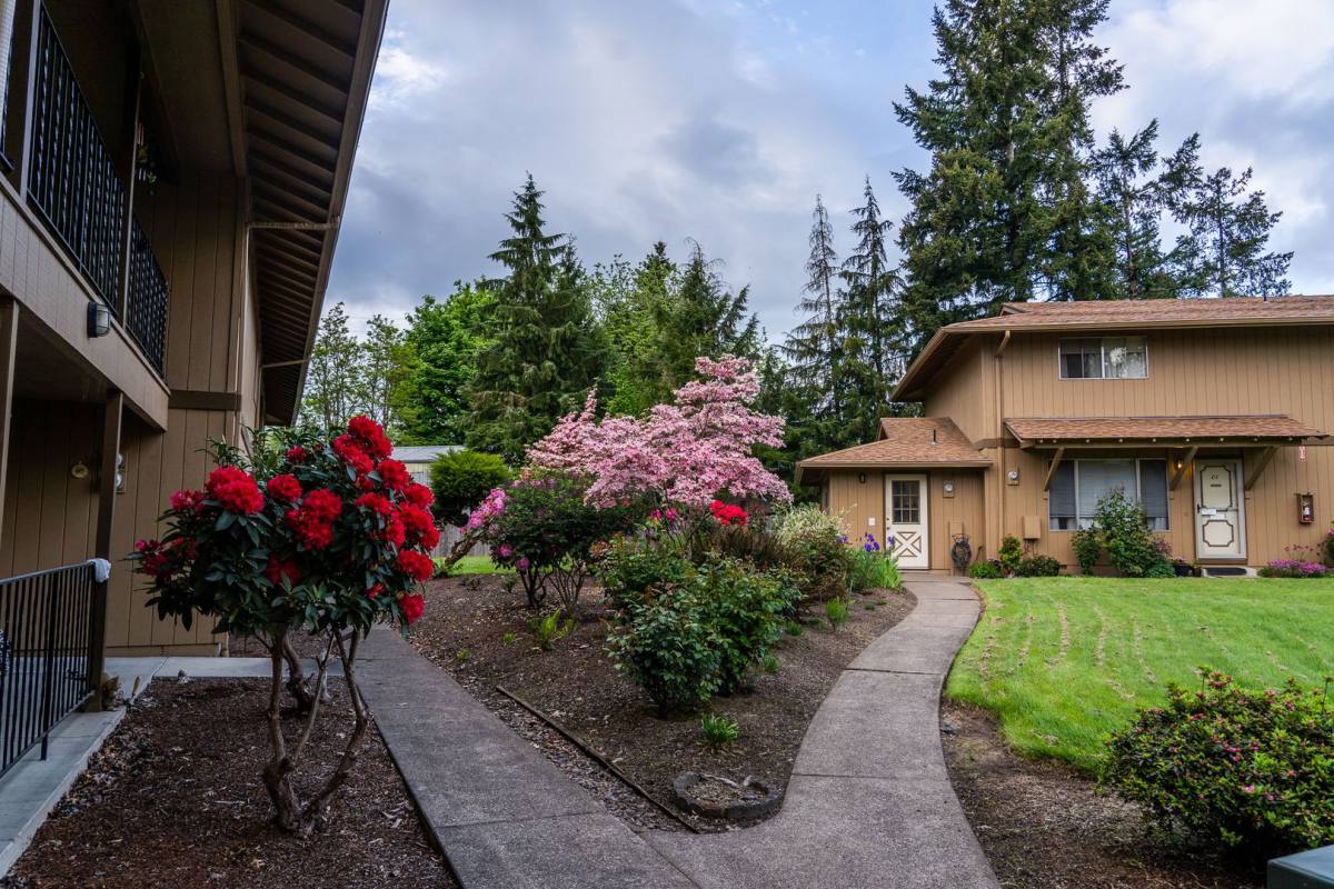 Apartment for rent at 1837 Queen Ave, Albany, OR 97321