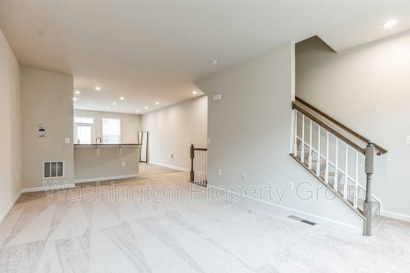 Townhouse for rent at 18315 Reaper Hill Court #40, Triangle, VA 22172