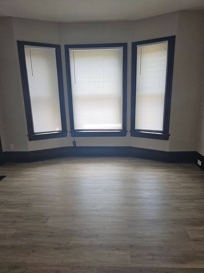 Apartment for rent at 602 E 14th St, Davenport, IA 52803