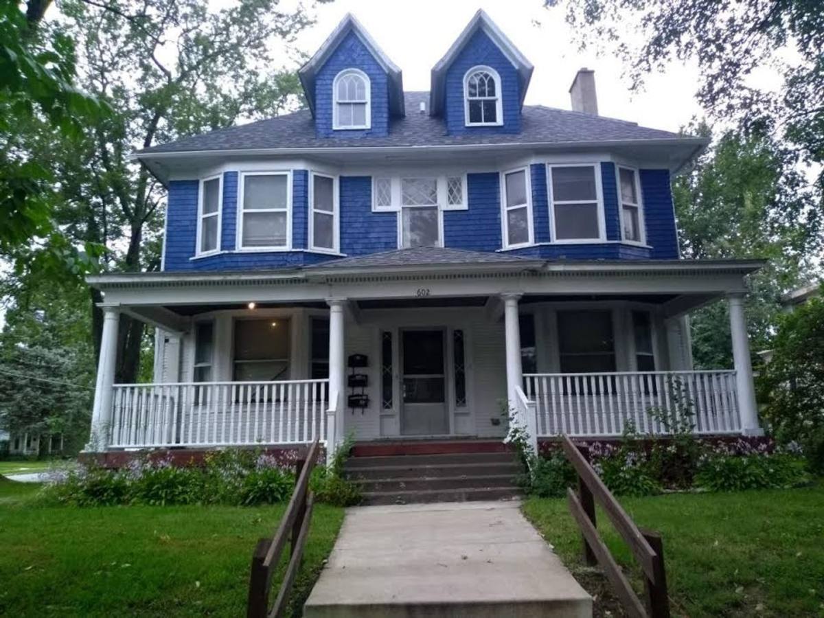Apartment for rent at 602 E 14th St, Davenport, IA 52803