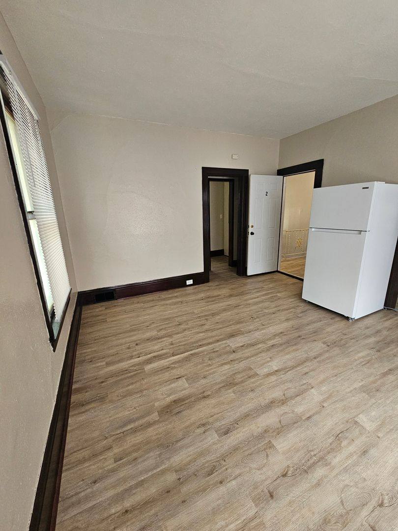 Apartment for rent at 602 E 14th St, Davenport, IA 52803