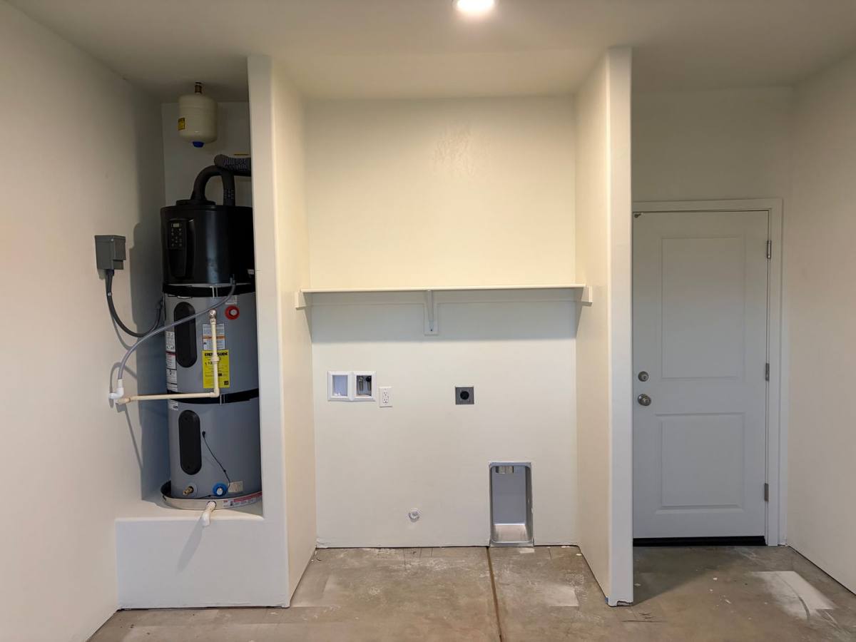 Apartment for rent at 6003 Cougar Trail, Bakersfield, CA 93306
