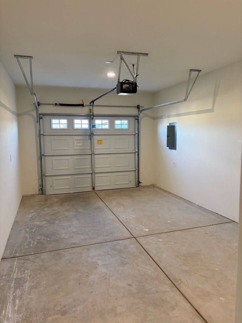 Apartment for rent at 6003 Cougar Trail, Bakersfield, CA 93306