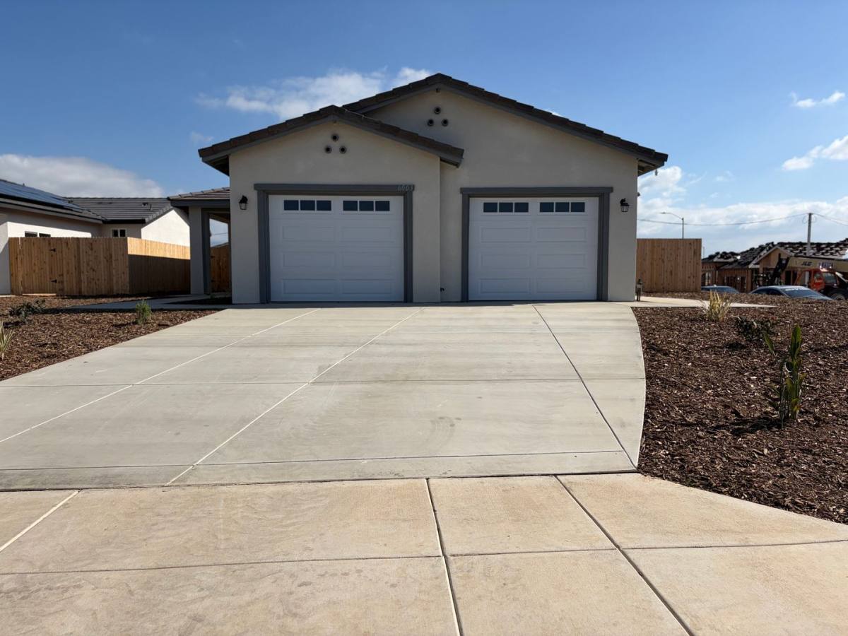 Apartment for rent at 6003 Cougar Trail, Bakersfield, CA 93306