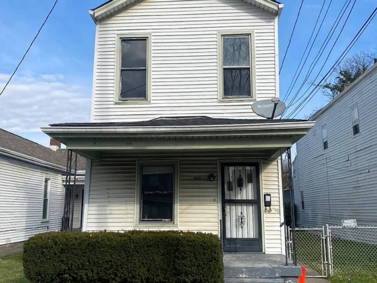 Apartment for rent at 2539 Bank St, Louisville, KY 40212