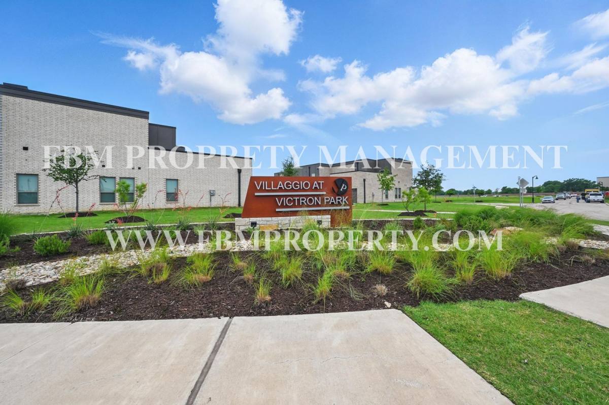 Townhouse for rent at 2128 Layla Dr, Waxahachie, TX 75165