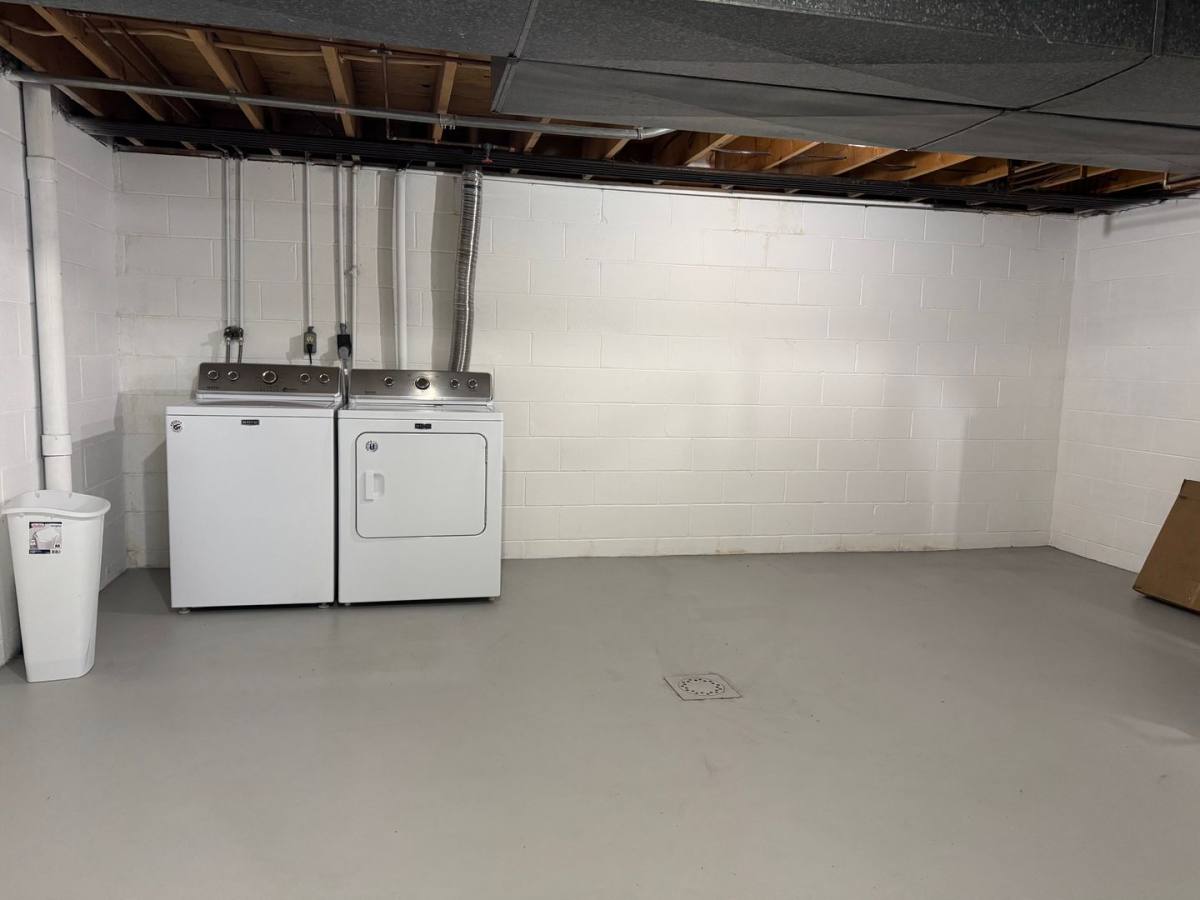 Townhouse for rent at 33 Campbell Dr, Parkersburg, WV 26104