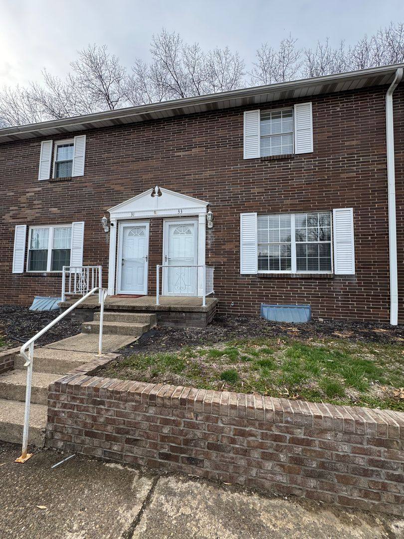 Townhouse for rent at 33 Campbell Dr, Parkersburg, WV 26104