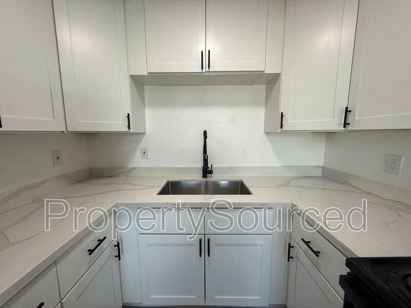 Apartment for rent at 911 H St #2, Lathrop, CA 95330