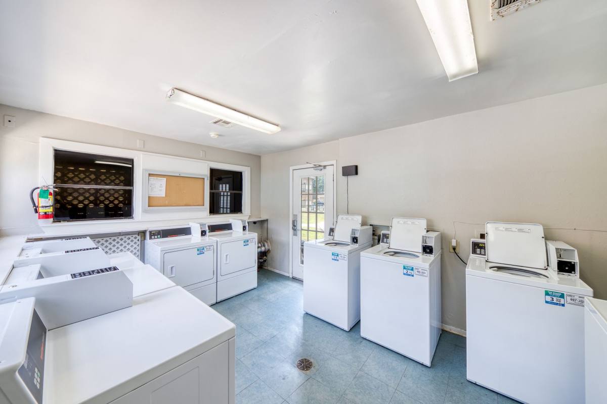 Apartment for rent at 1001 E Dale St, New Iberia, LA 70560