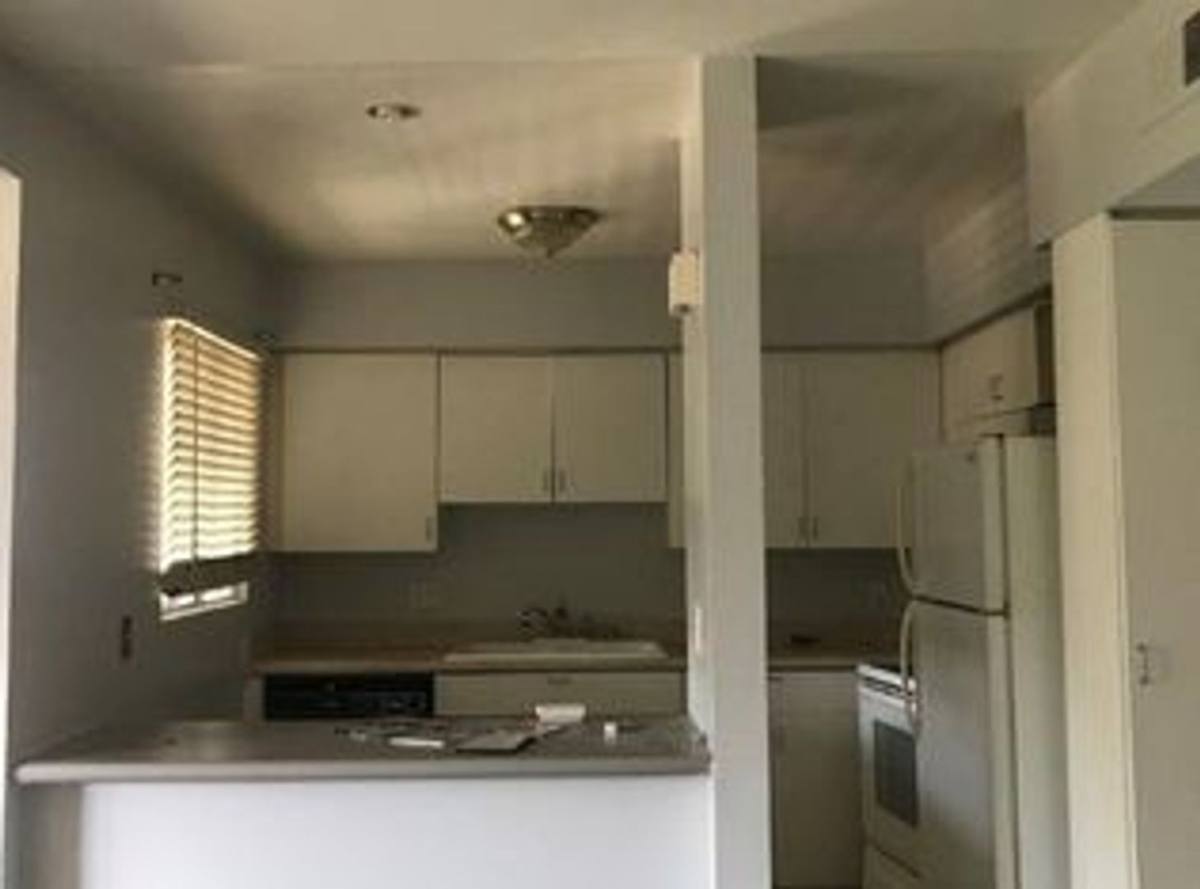 Apartment for rent at 5644 Yolanda Ave, Tarzana, CA 91356