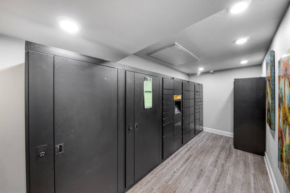 Apartment for rent at 1700 E Northgate Dr, Irving, TX 75062