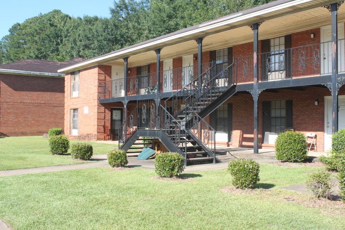 Apartment for rent at 3609 34th Ave, Northport, AL 35473