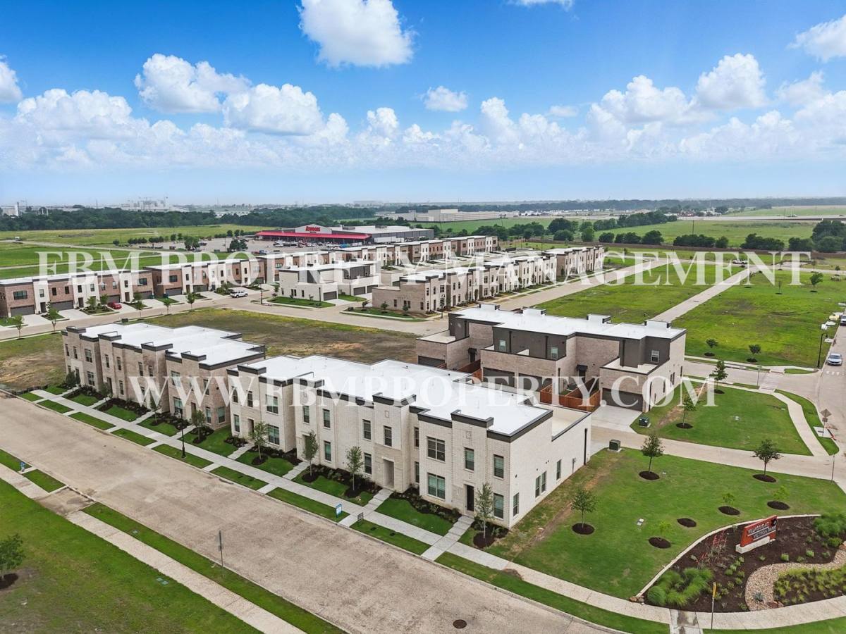 Townhouse for rent at 2883 Amelia Lane, Waxahachie, TX 75165