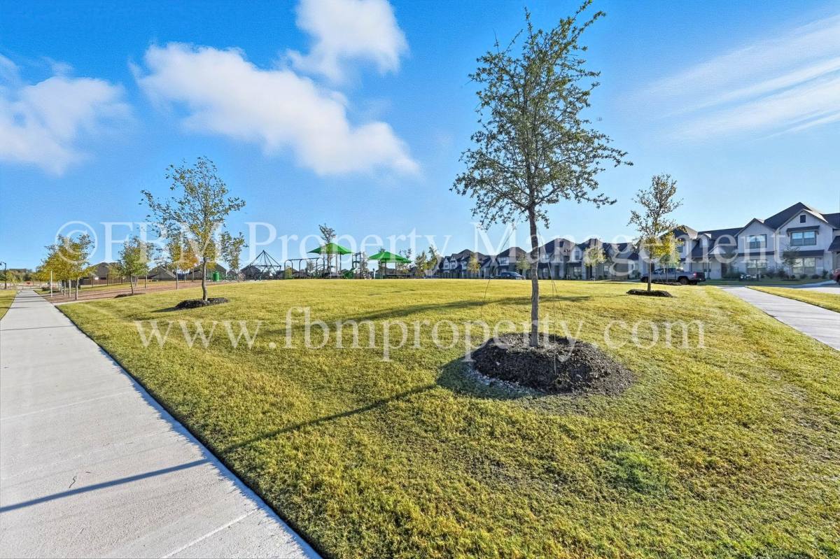 Townhouse for rent at 480 Restoration Rd, Waxahachie, TX 75165
