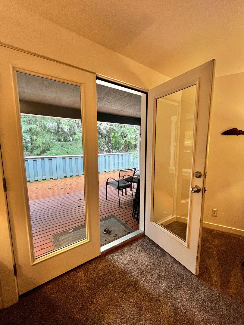 Townhouse for rent at 1574 NE Park View Dr, Bainbridge Island, WA 98110