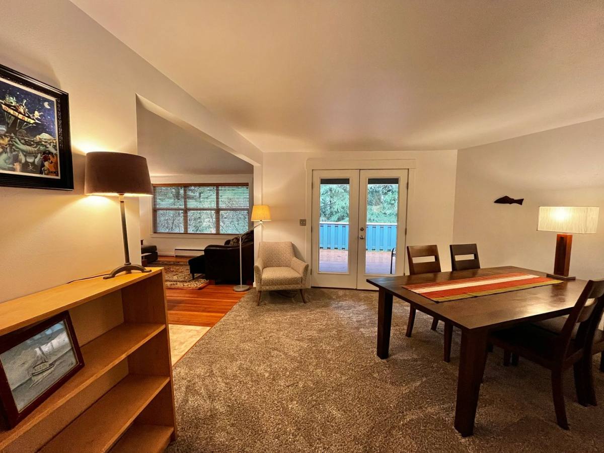 Townhouse for rent at 1574 NE Park View Dr, Bainbridge Island, WA 98110