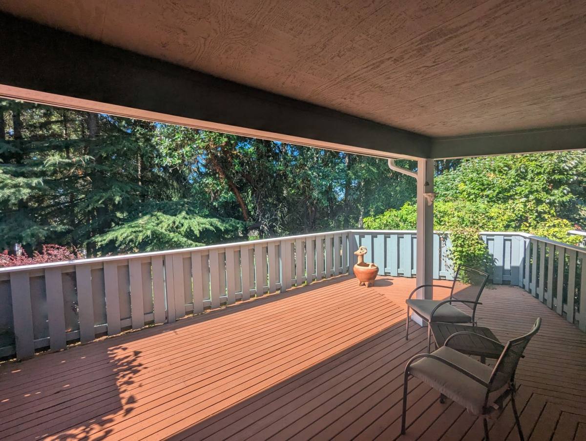 Townhouse for rent at 1574 NE Park View Dr, Bainbridge Island, WA 98110