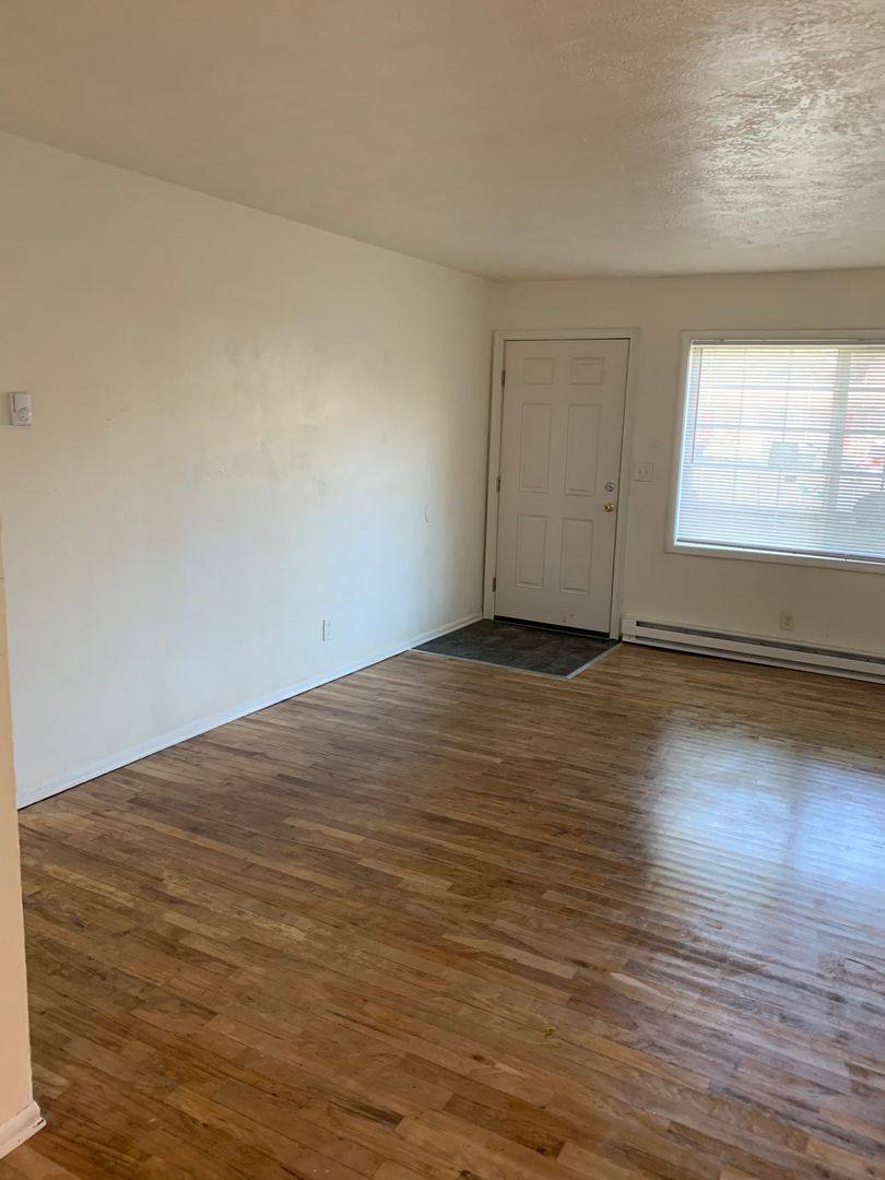 Apartment for rent at 2551 Hyde Court SE, Salem, OR 97301