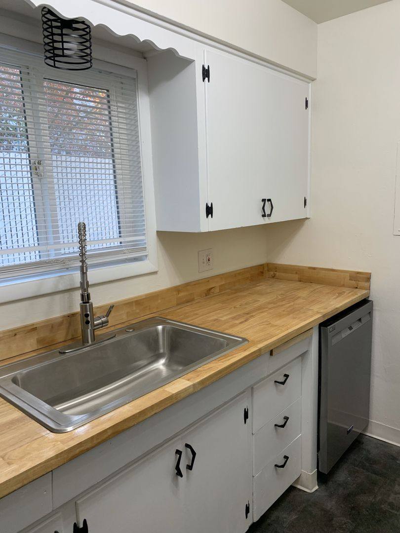 Apartment for rent at 2551 Hyde Court SE, Salem, OR 97301