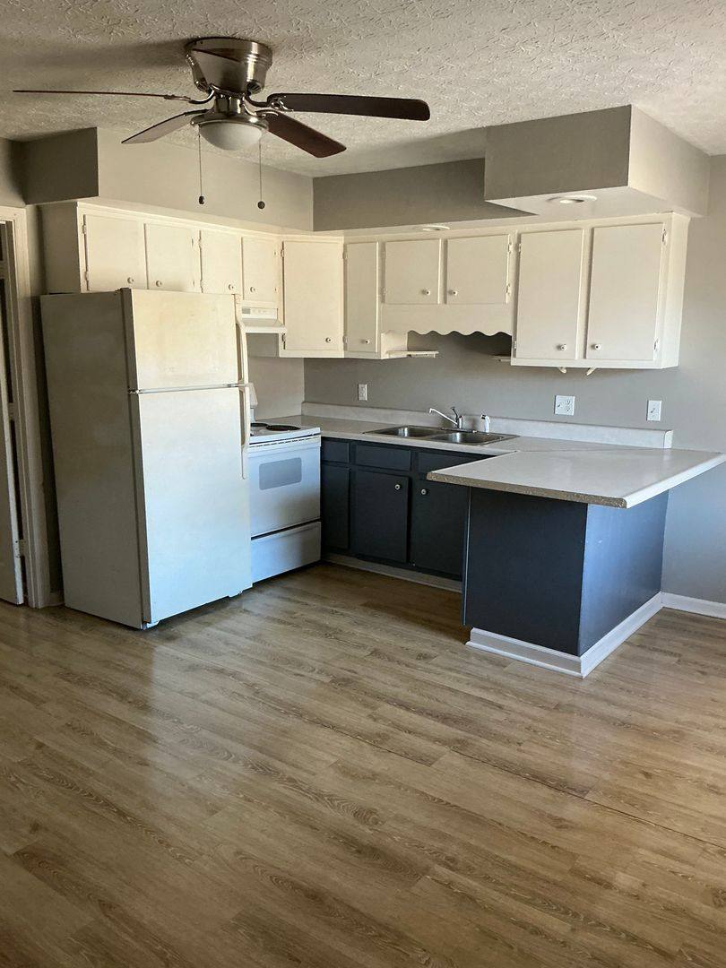 Apartment for rent at 430 Country Lane Dr, Greenville, KY 42345