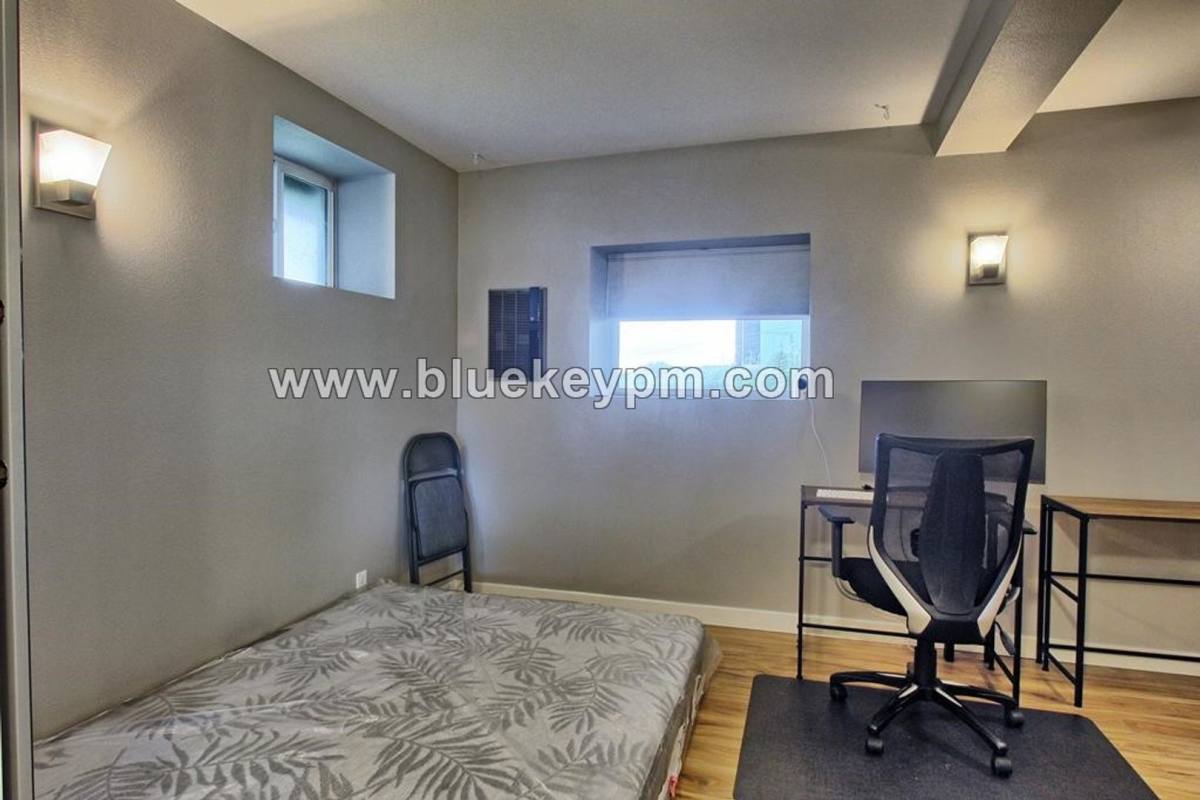 Apartment for rent at 225 S Hamilton St, Portland, OR 97239
