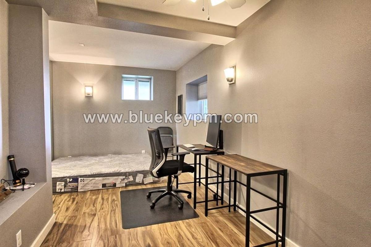Apartment for rent at 225 S Hamilton St, Portland, OR 97239