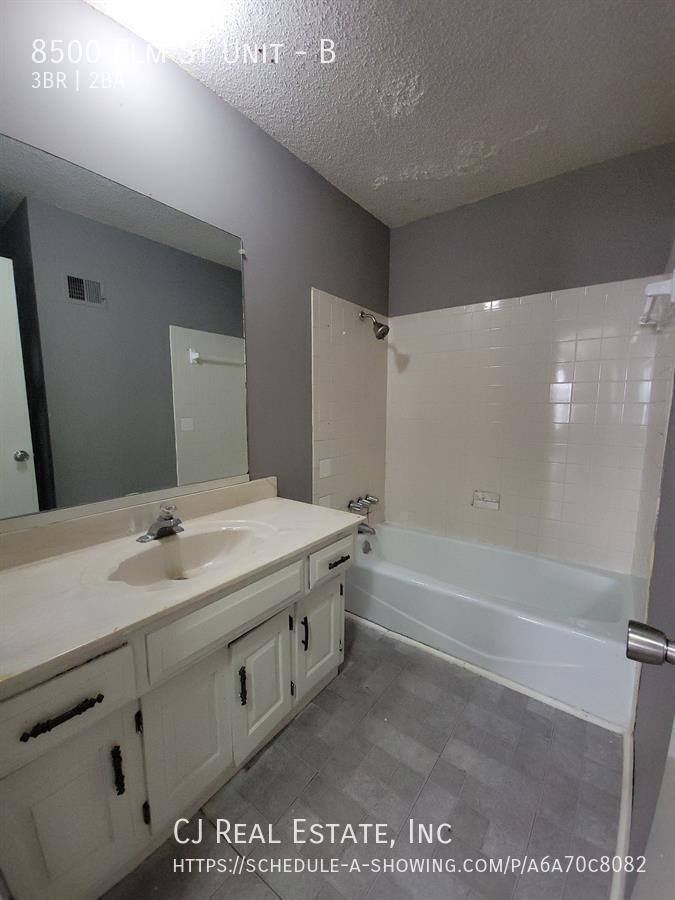 House for rent at 8500 Elm St #B, Kansas City, MO 64138