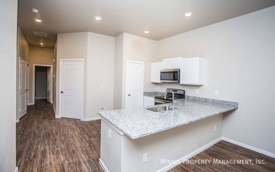 Townhouse for rent at 2129 Kokomo Ave #B, Lubbock, TX 79407