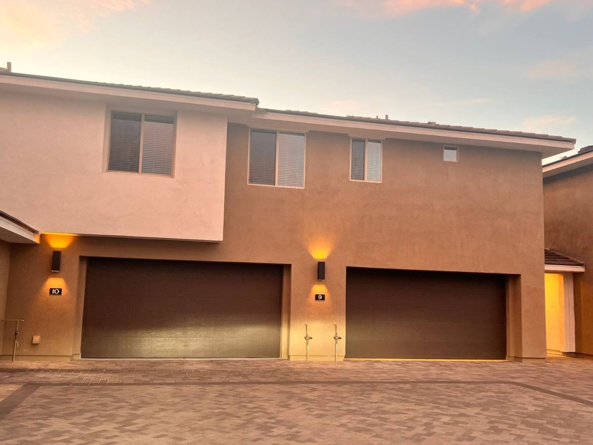 Condo for rent at 2121 W Sonoran Desert Dr, Phoenix, AZ 85085