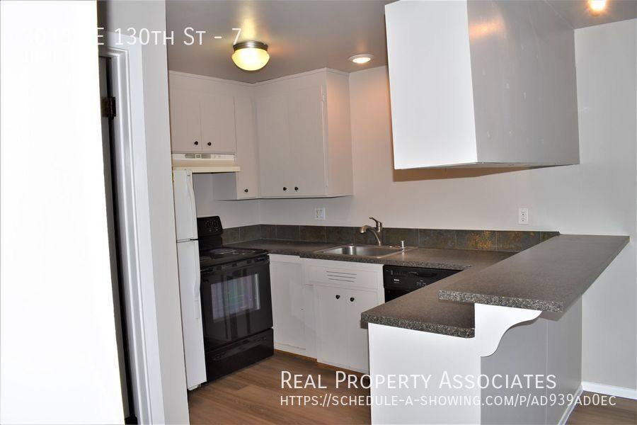 Apartment for rent at 3035 NE 130th St #7, Seattle, WA 98125