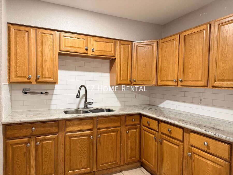 Apartment for rent at 2102 5th Ave N #3, Texas City, TX 77590
