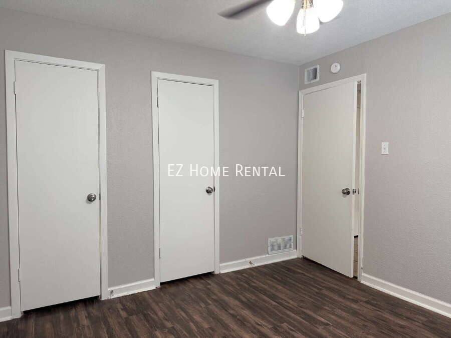 Apartment for rent at 2102 5th Ave N #3, Texas City, TX 77590