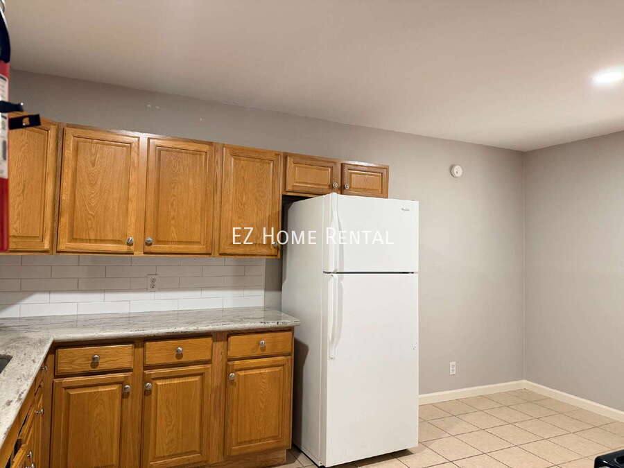 Apartment for rent at 2102 5th Ave N #3, Texas City, TX 77590