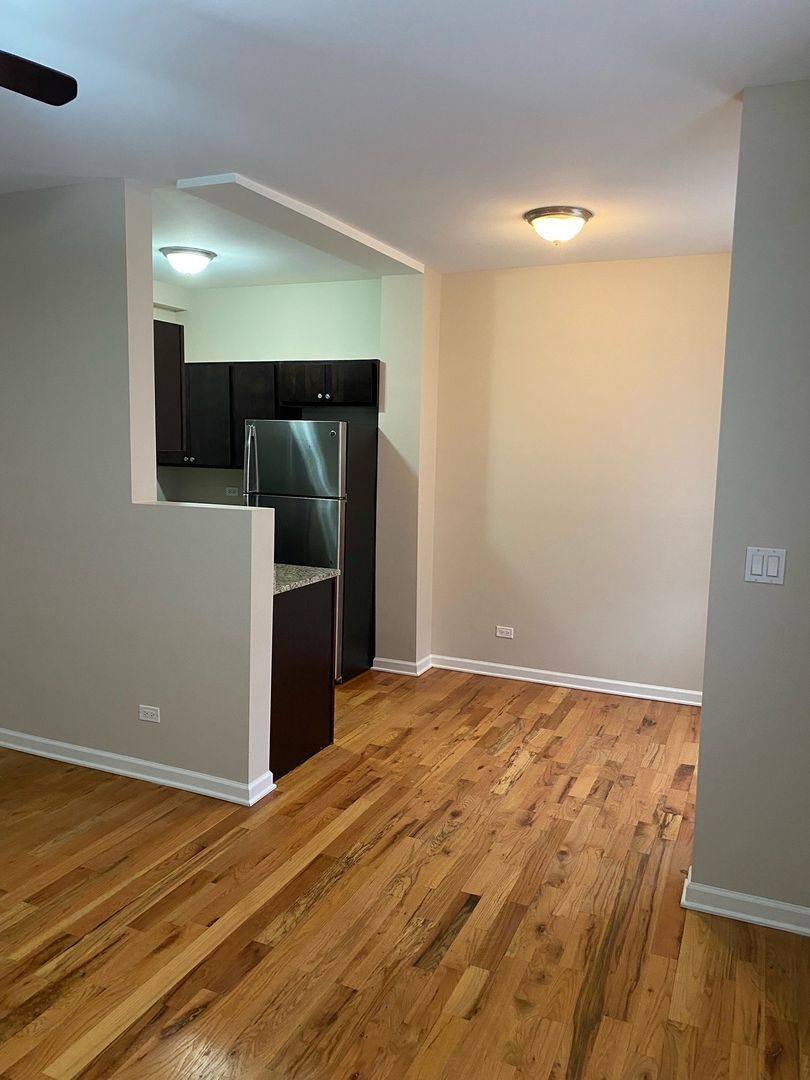 Apartment for rent at 1116 Washington Blvd, Oak Park, IL 60302
